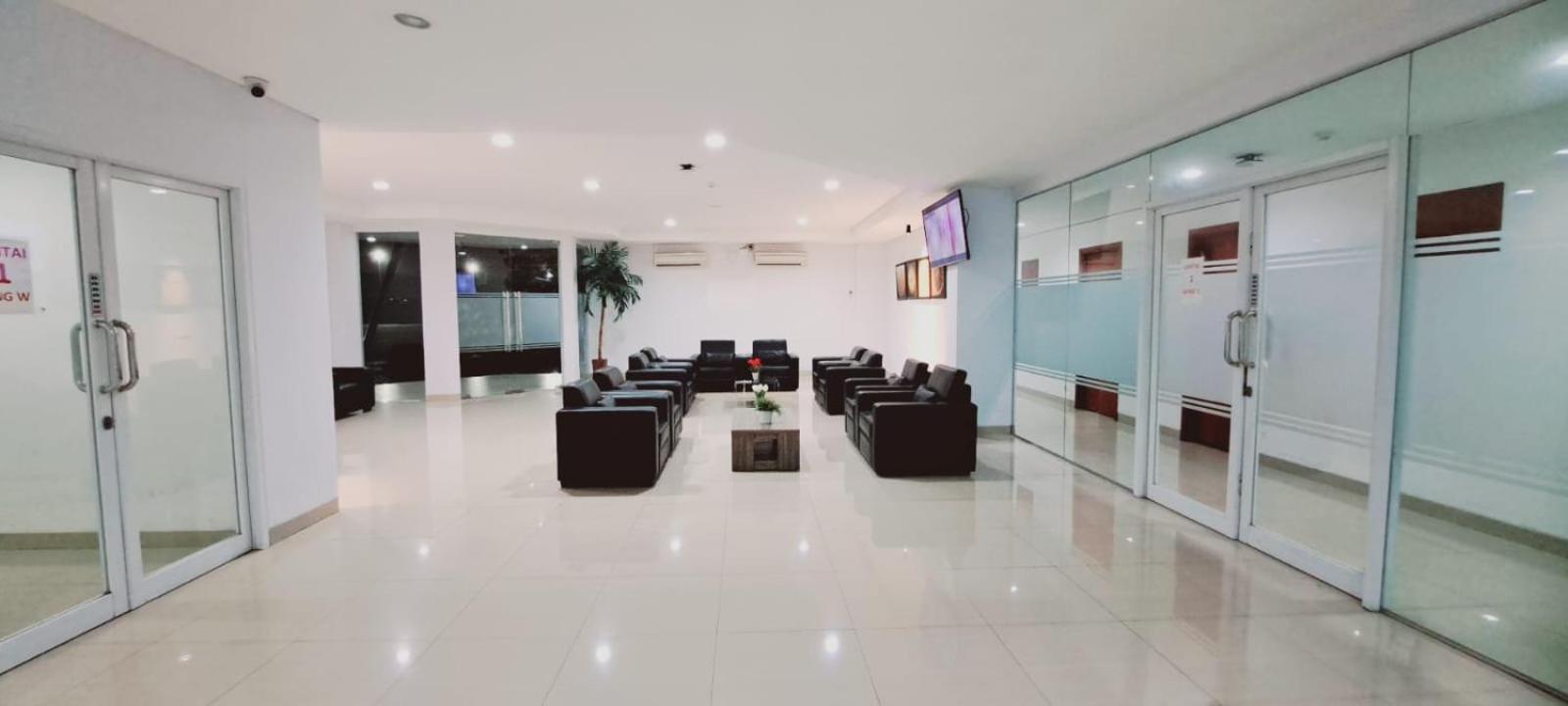 Tos Hotel & Convention Center Tangerang Powered By Archipelago Eksteriør billede