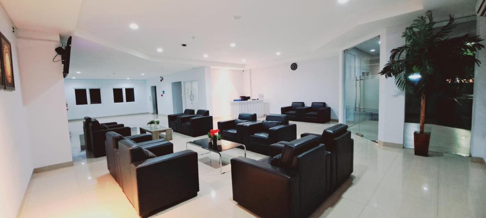 Tos Hotel & Convention Center Tangerang Powered By Archipelago Eksteriør billede