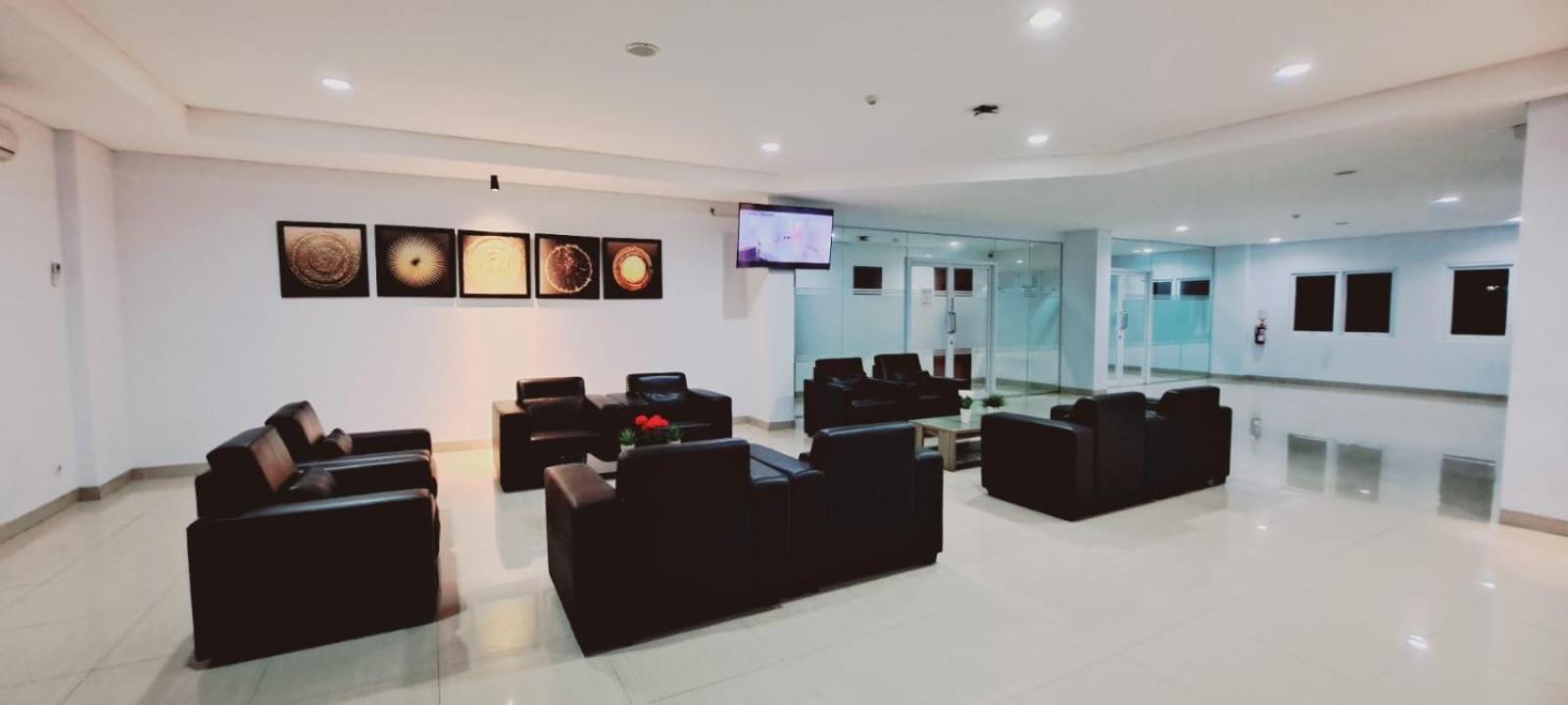 Tos Hotel & Convention Center Tangerang Powered By Archipelago Eksteriør billede